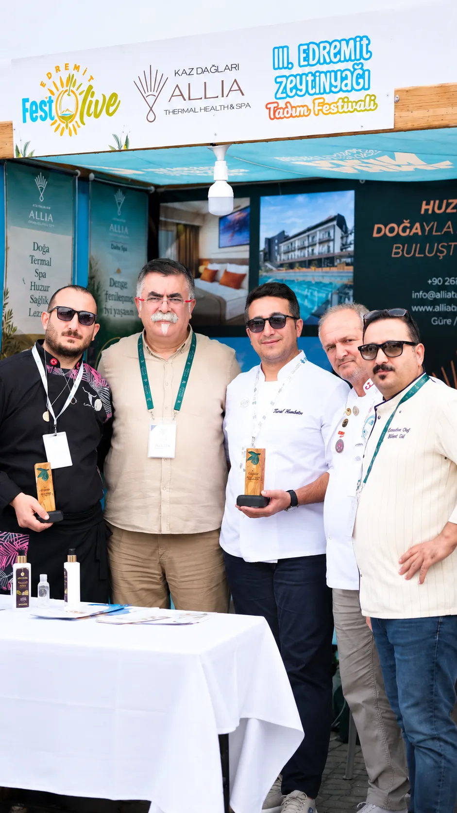 FestOlive 2026’da Allia standı önünde ekip ve şefler