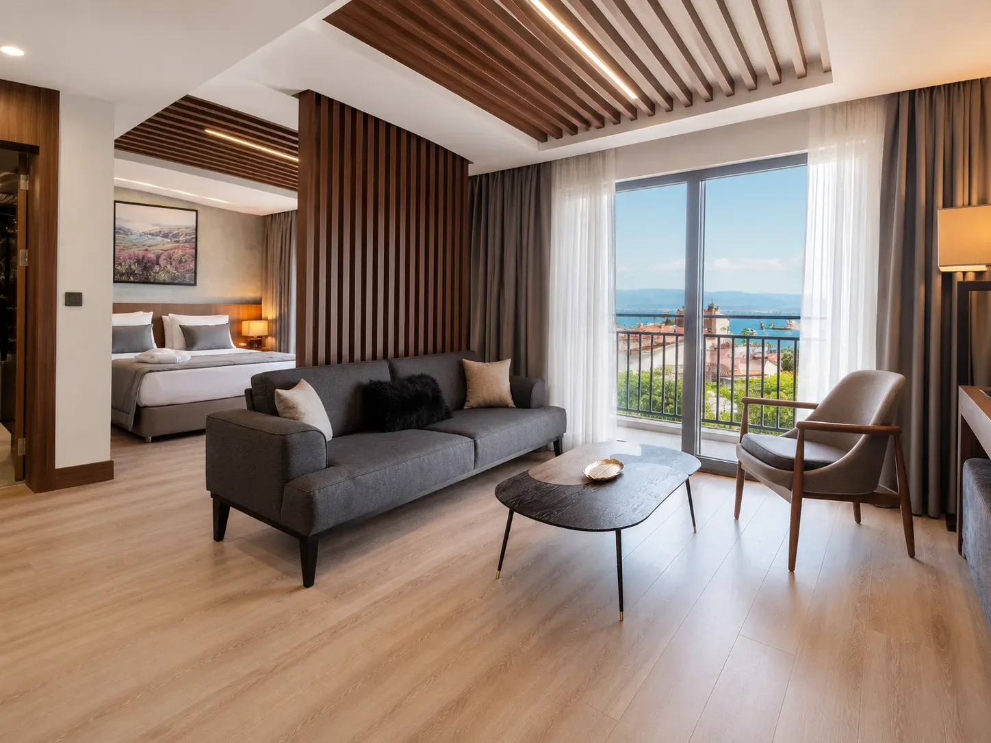 Corner Suit · deniz manzaralı oda